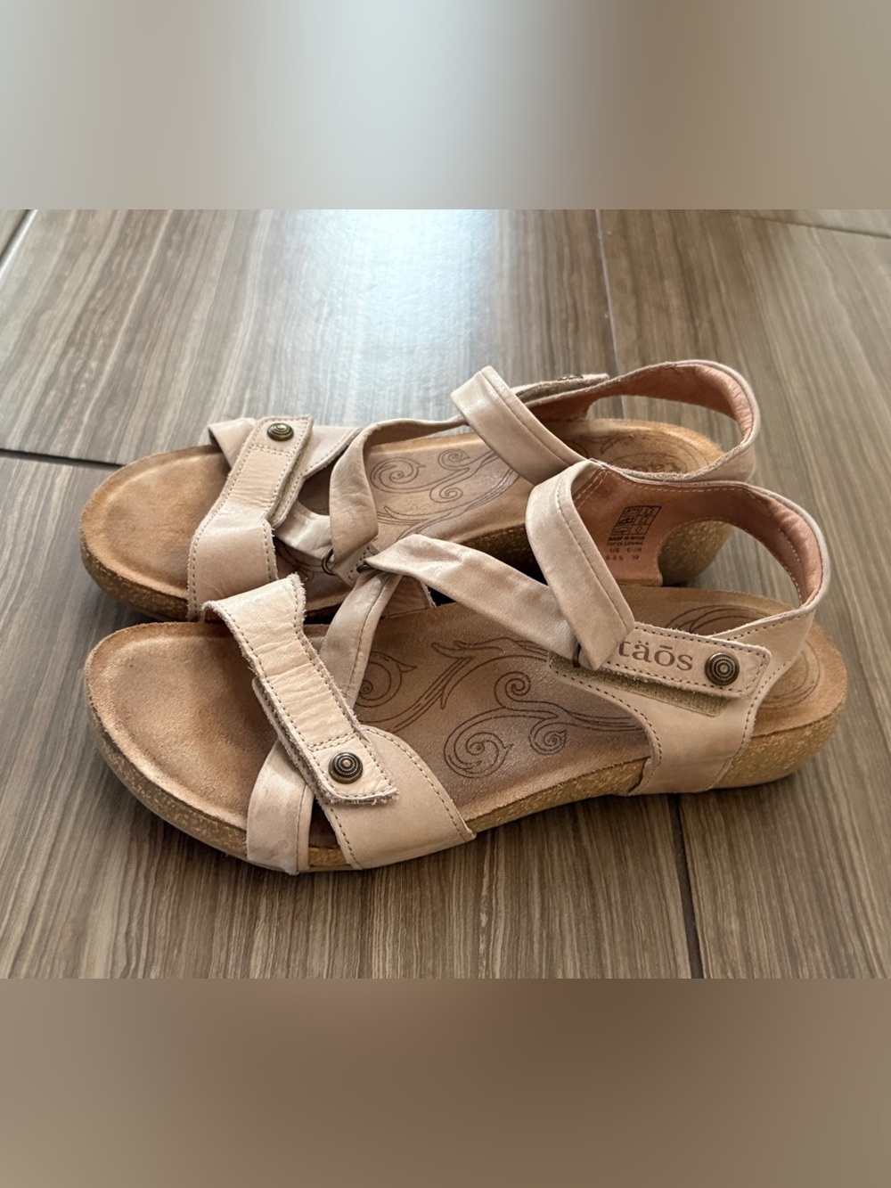 Taos Footwear Women's Trulie Strappy Sandals in Light Beige